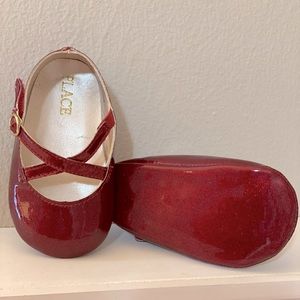 Baby girl red dress shoes. Size 6-12mo.